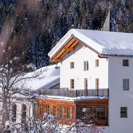 Zum Hirschen Boutique Val Di Non 3*
