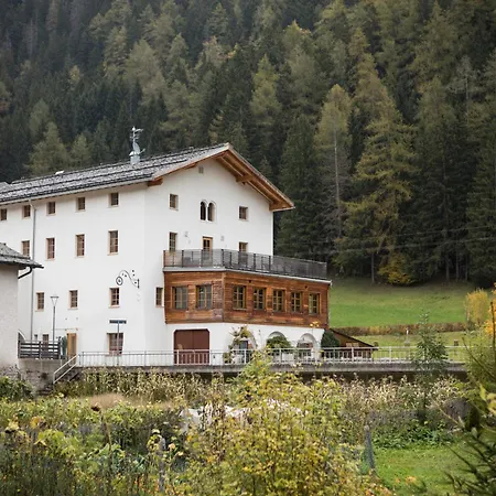 فندق Zum Hirschen Boutique Val Di Non 3*